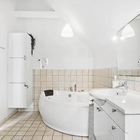 M318-vaeggerlose-marielyst-strandvej-63-s *
